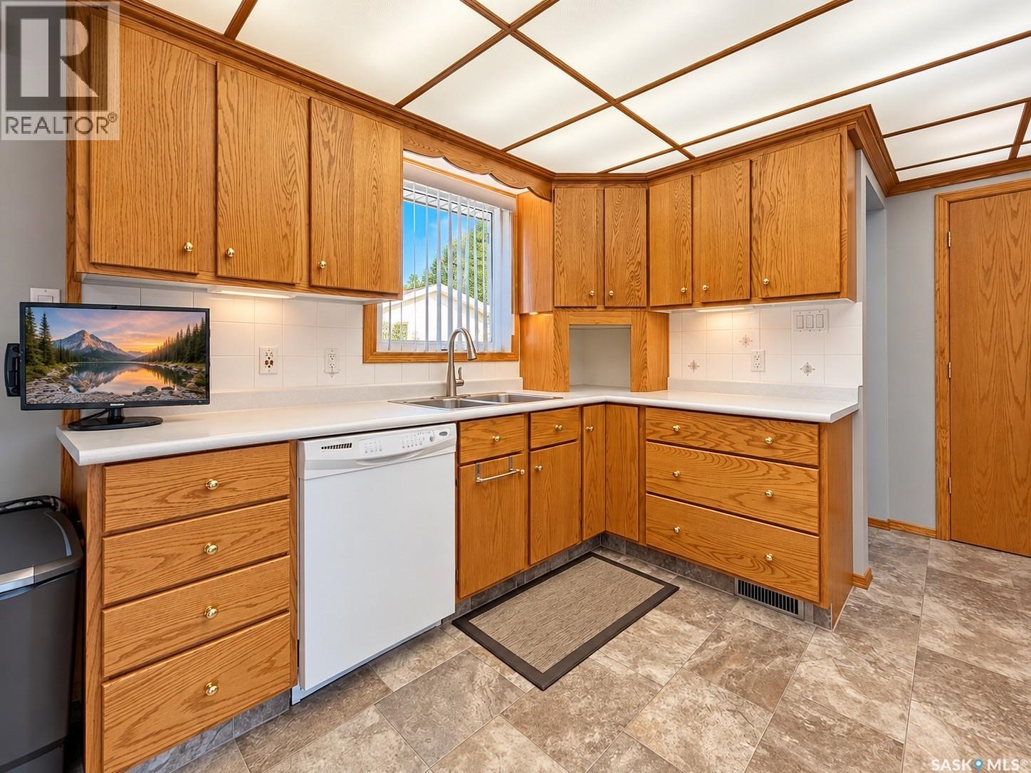 384 28th STREET W
