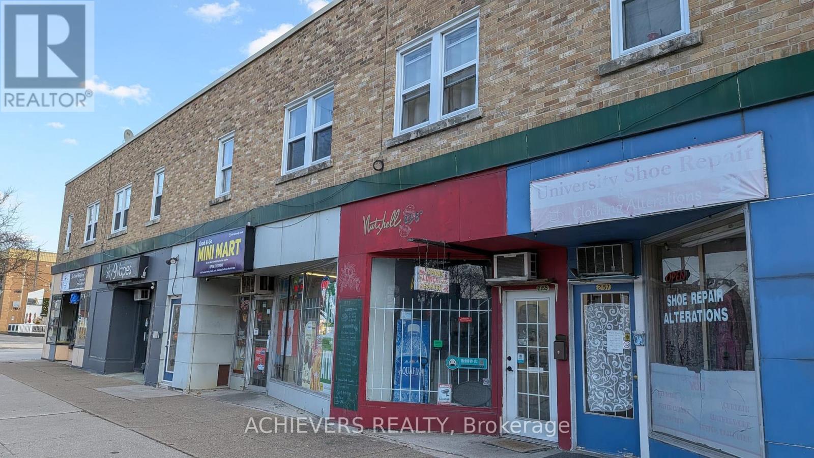 2149 UNIVERSITY AVENUE W