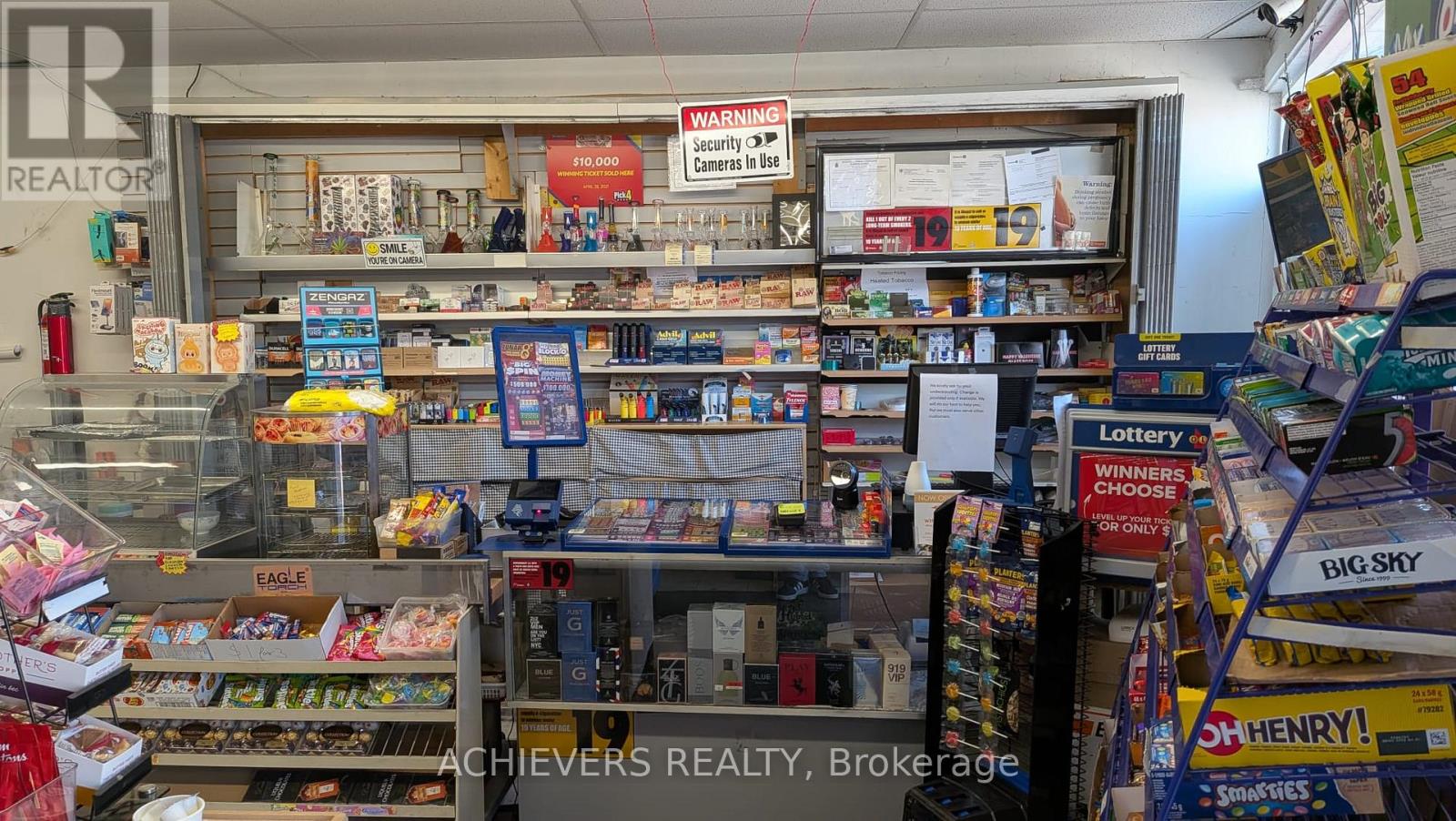 2149 UNIVERSITY AVENUE W