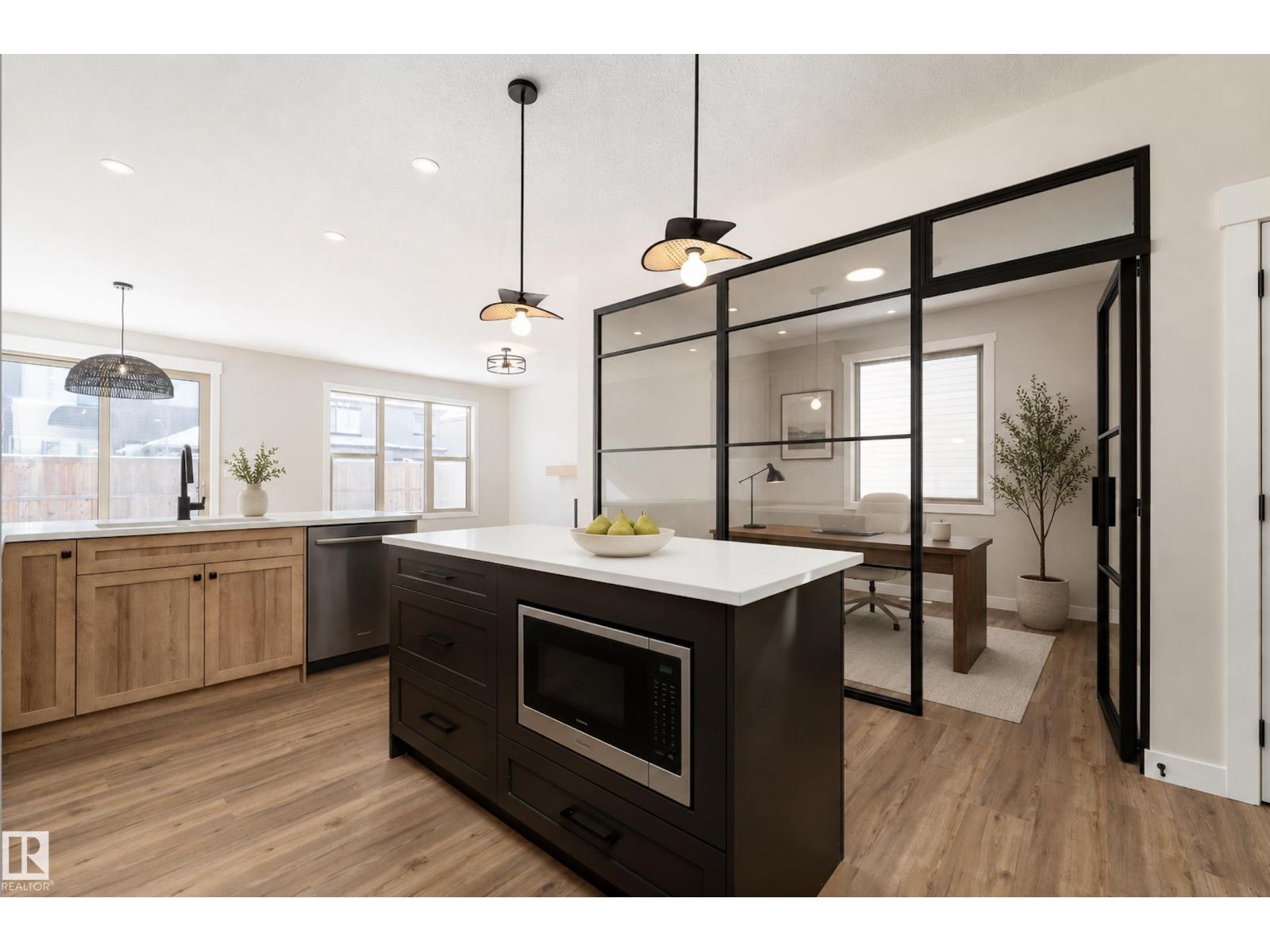 10 GABLE CM
