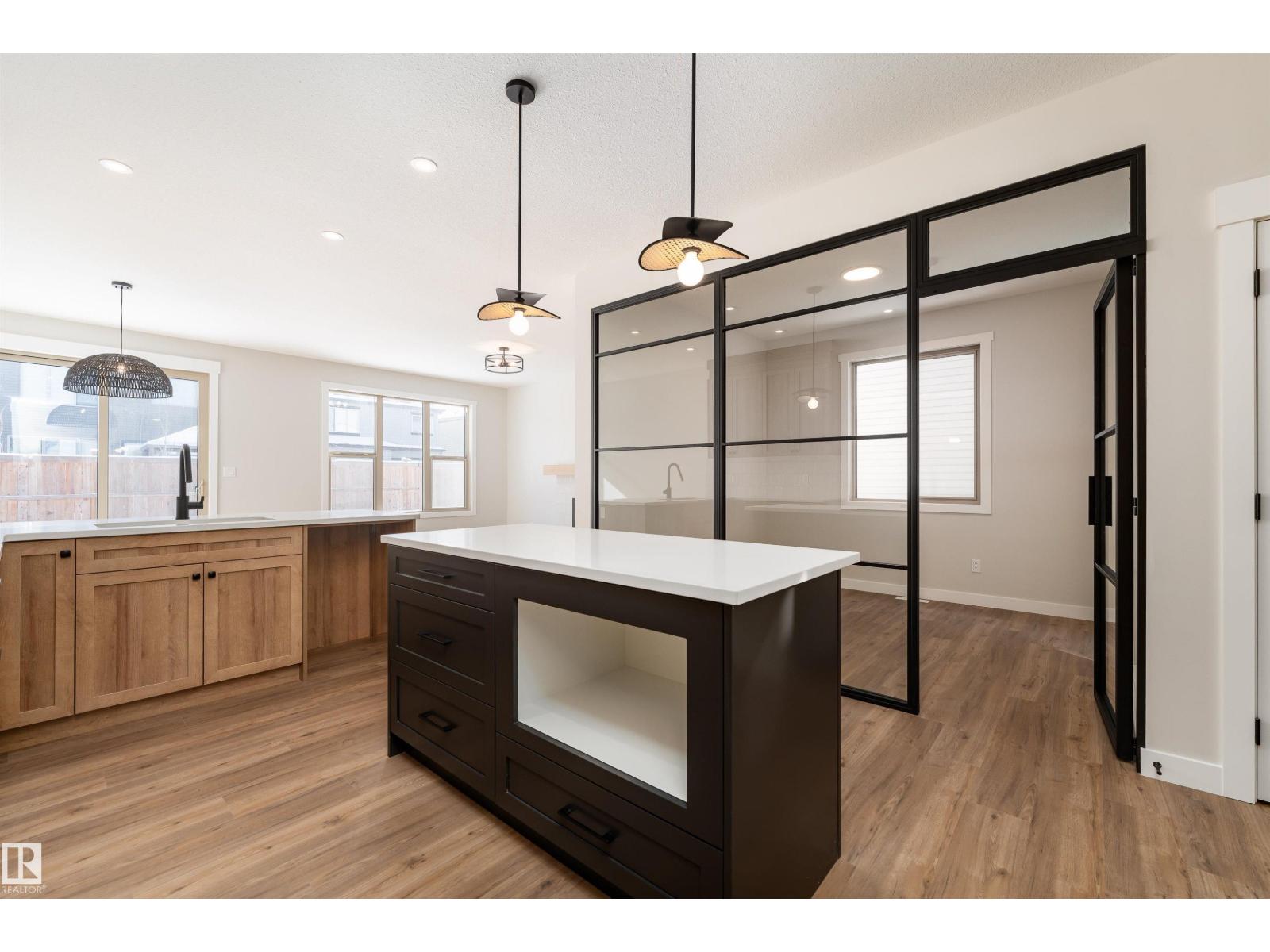 10 GABLE CM