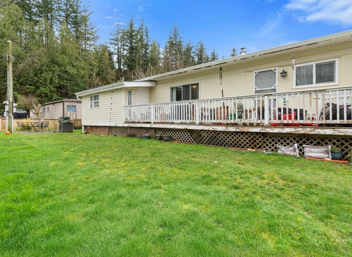 27 3942 COLUMBIA VALLEY ROAD, Cultus Lake East