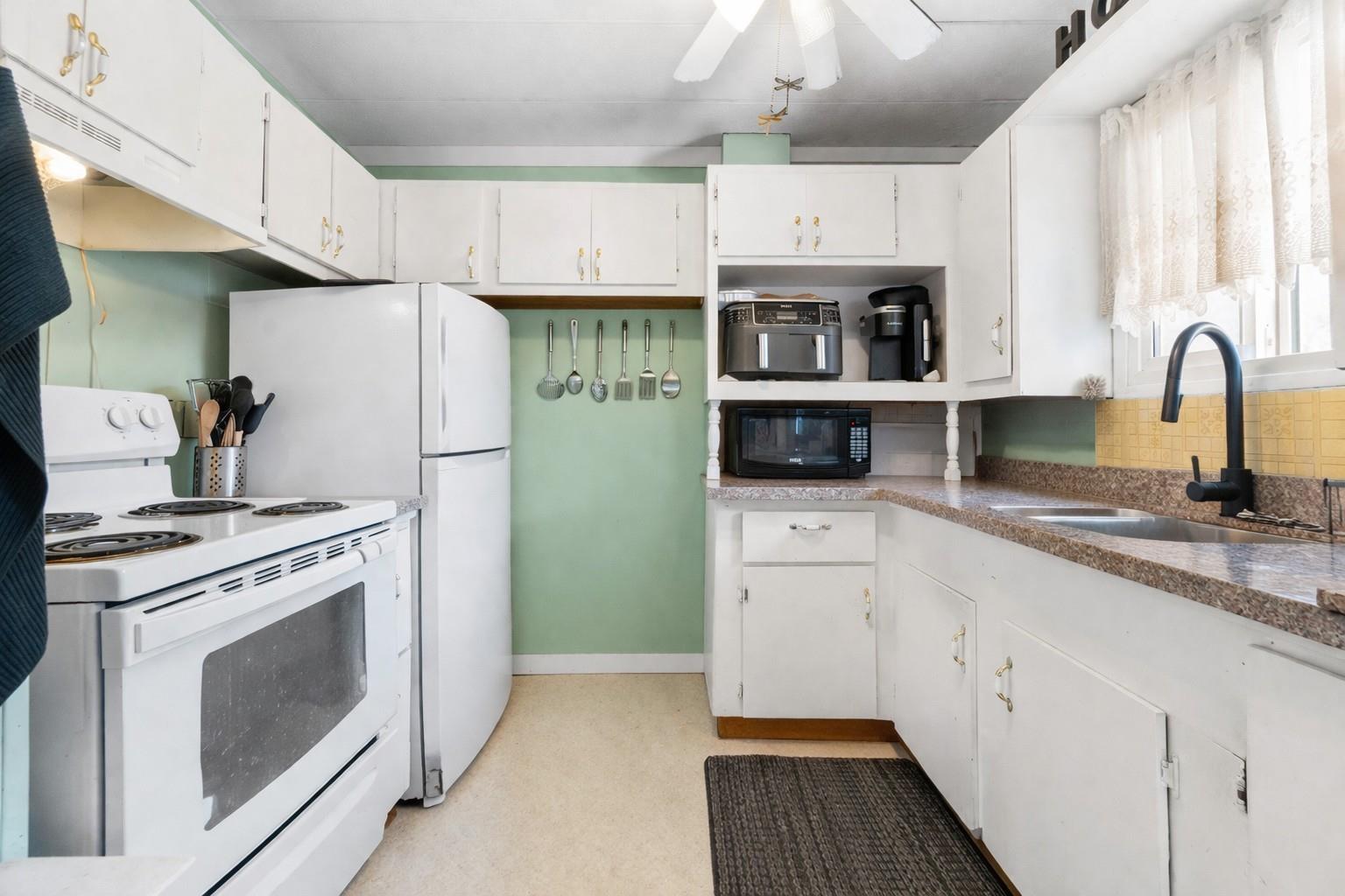 27 3942 COLUMBIA VALLEY ROAD, Cultus Lake East