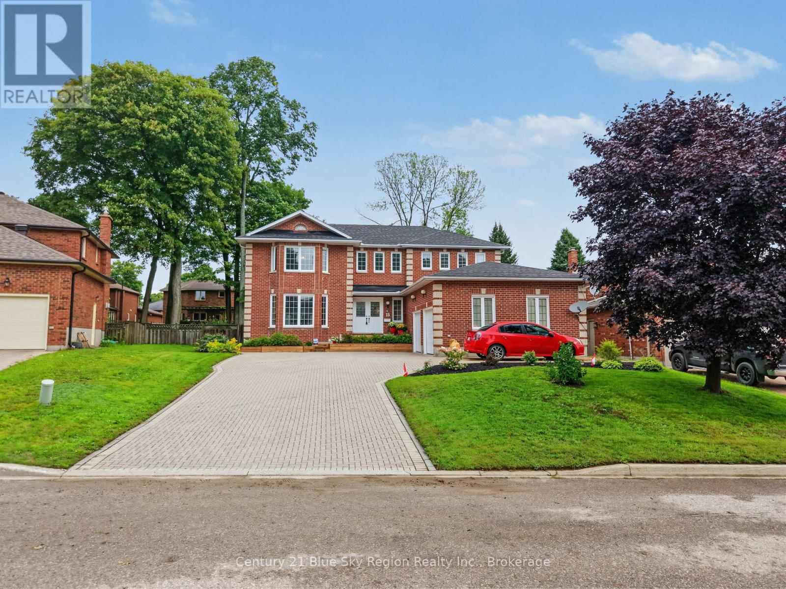 15 ROBINHOOD COURT