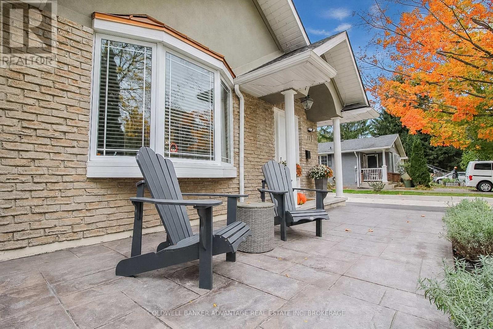 11 FALLINGBROOK DRIVE