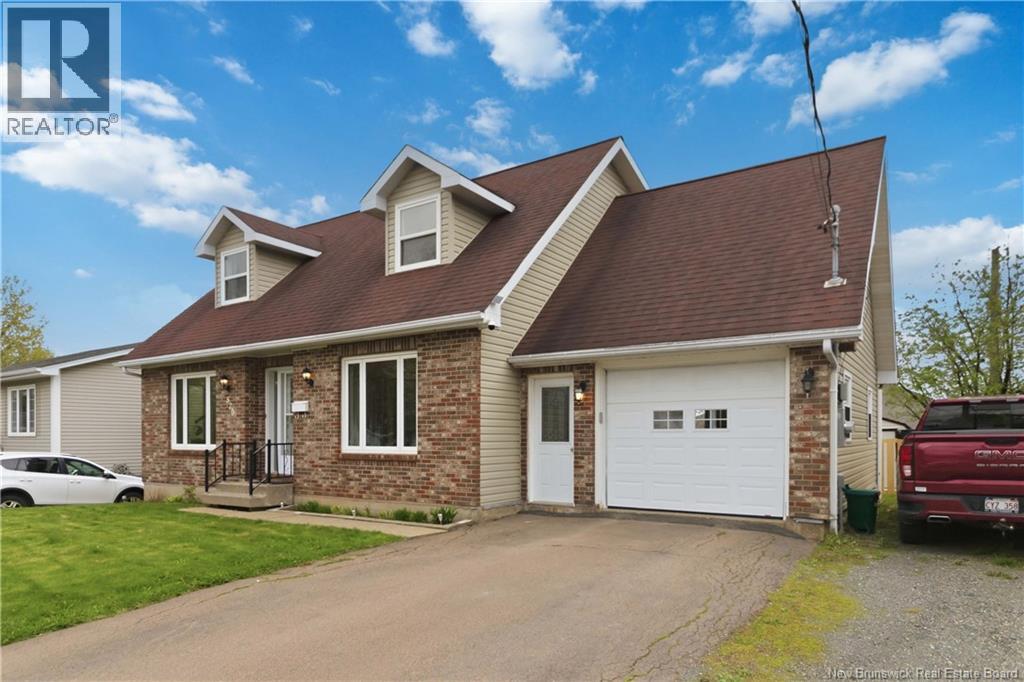 570 Mclaughlin - Photo 2