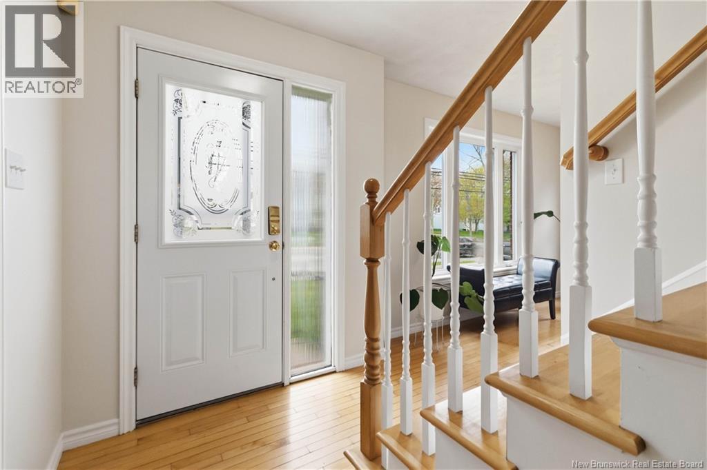 570 Mclaughlin - Photo 3