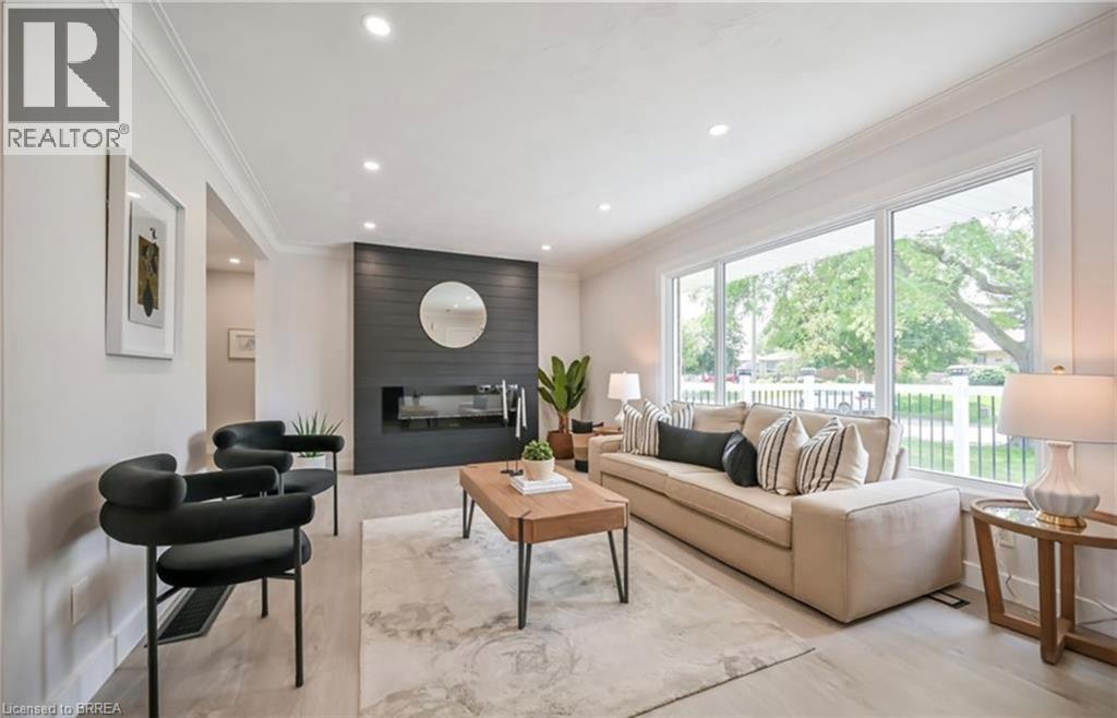 14 PEMBROKE Avenue Unit# Upper