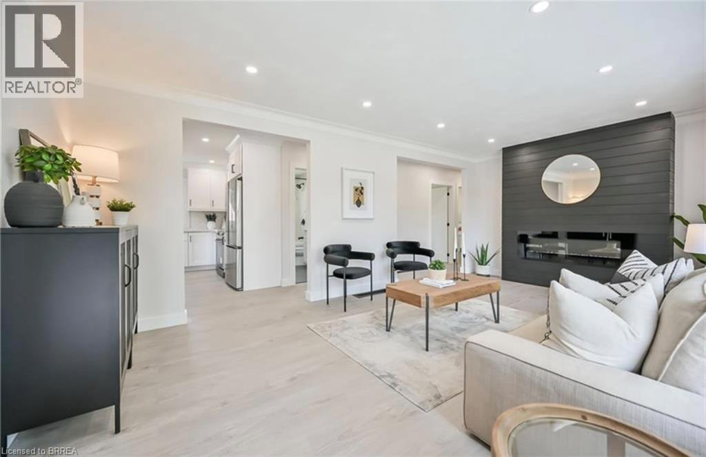 14 PEMBROKE Avenue Unit# Upper