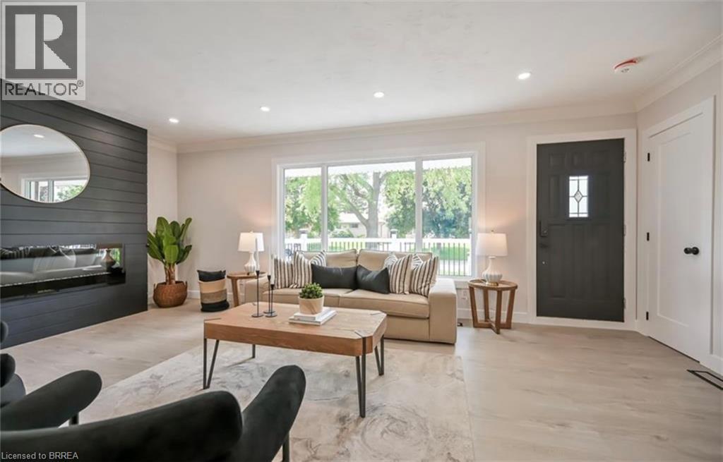 14 PEMBROKE Avenue Unit# Upper