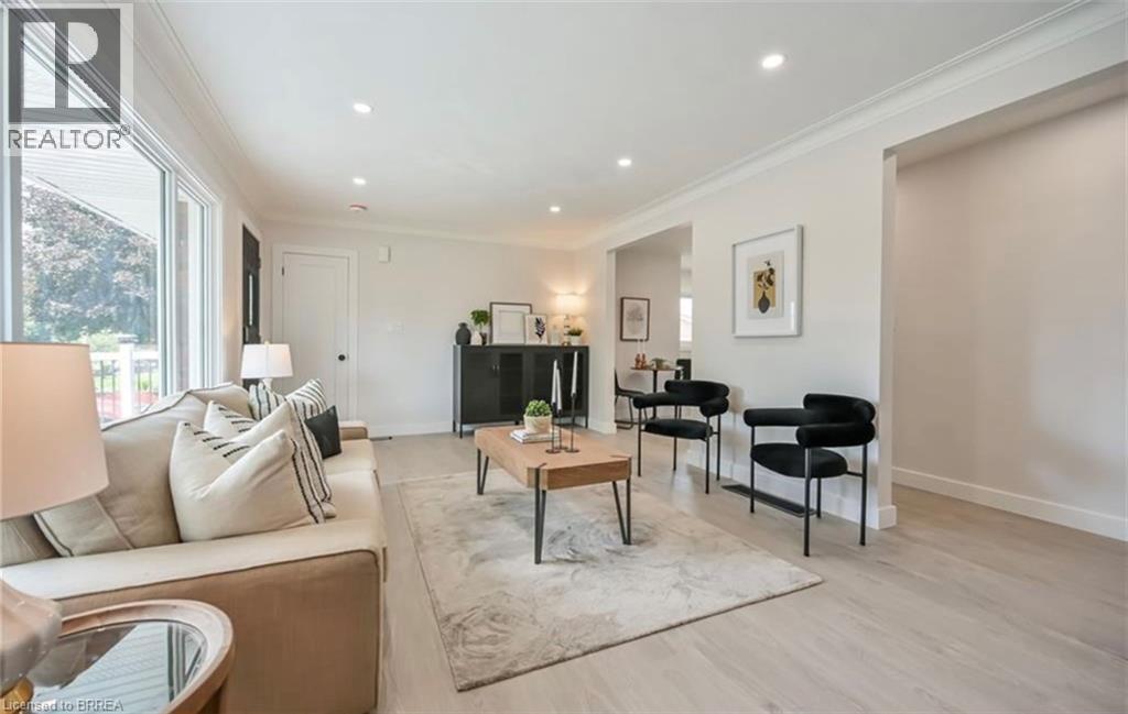 14 PEMBROKE Avenue Unit# Upper