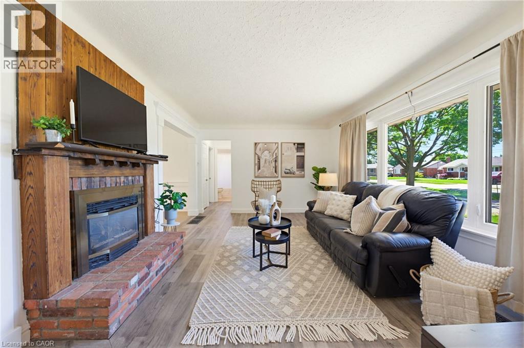 17 BROADMORE Avenue