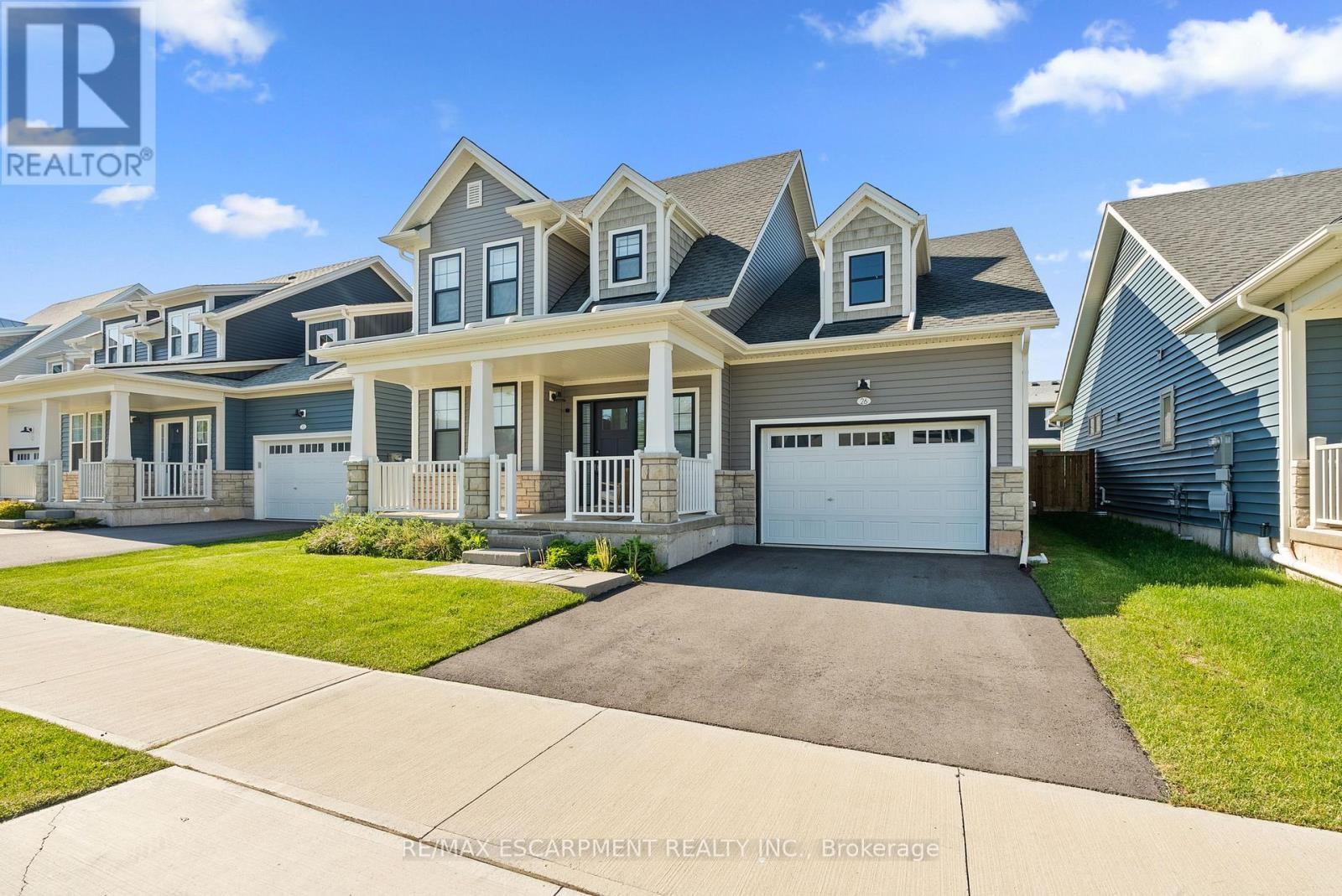 26 BEACHWALK CRESCENT