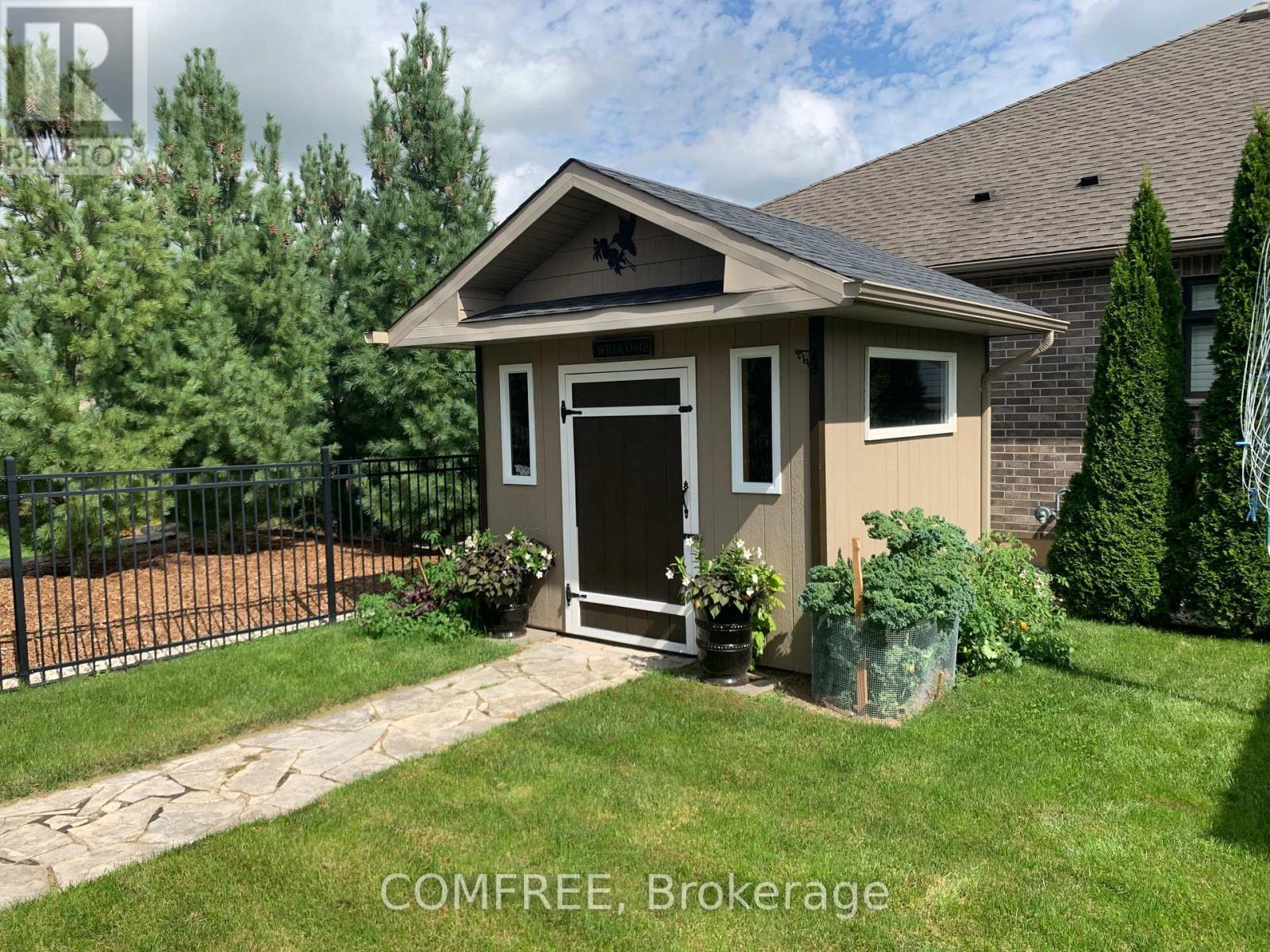 100 PARKVIEW DRIVE