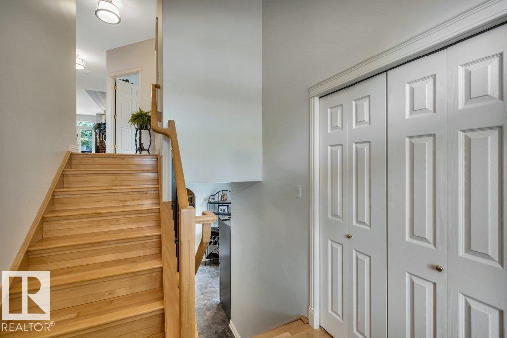 #19 50 Oakridge DR S