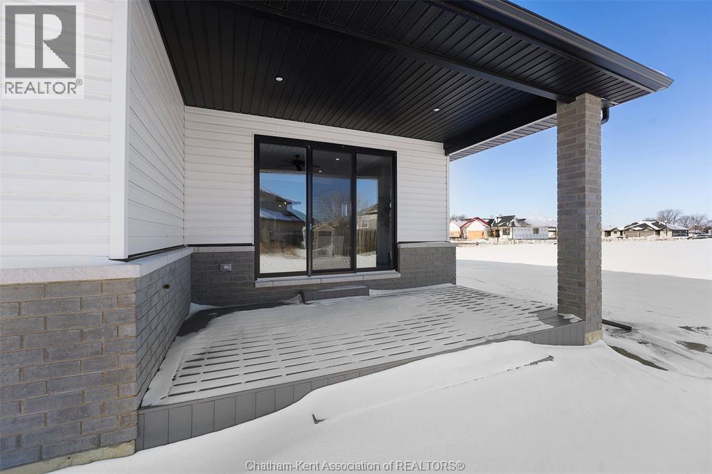 111 Fenceline DRIVE