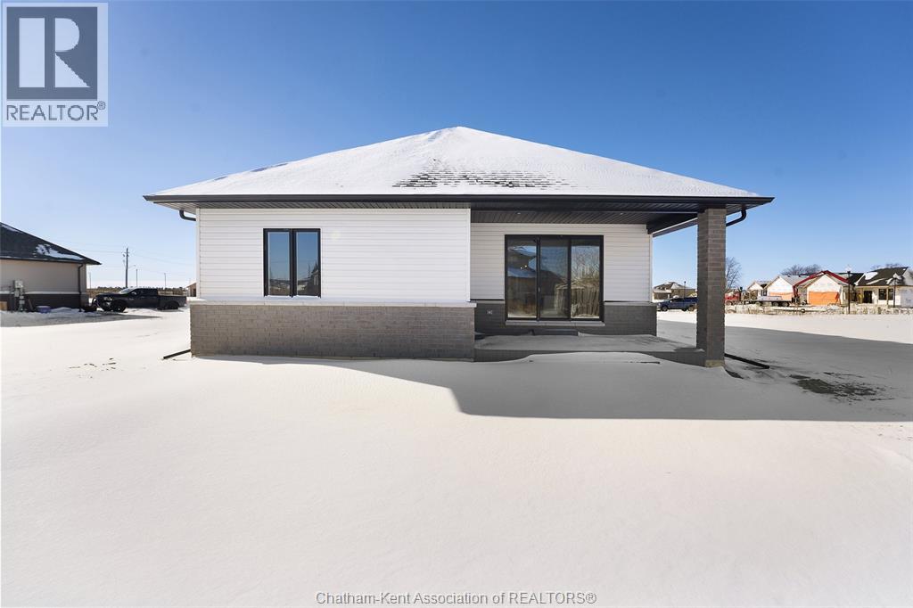 111 Fenceline DRIVE