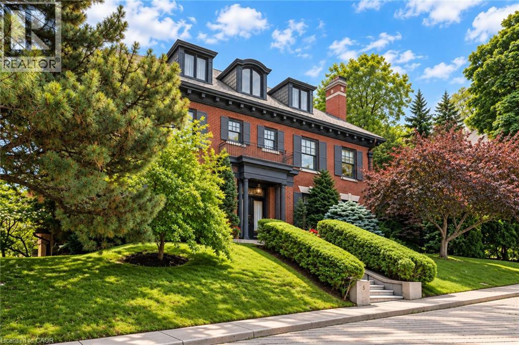 5 UNDERCLIFFE Avenue