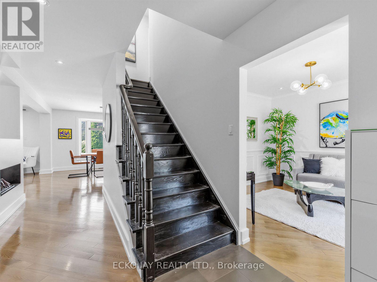 22 MEADOWGLADE CRESCENT