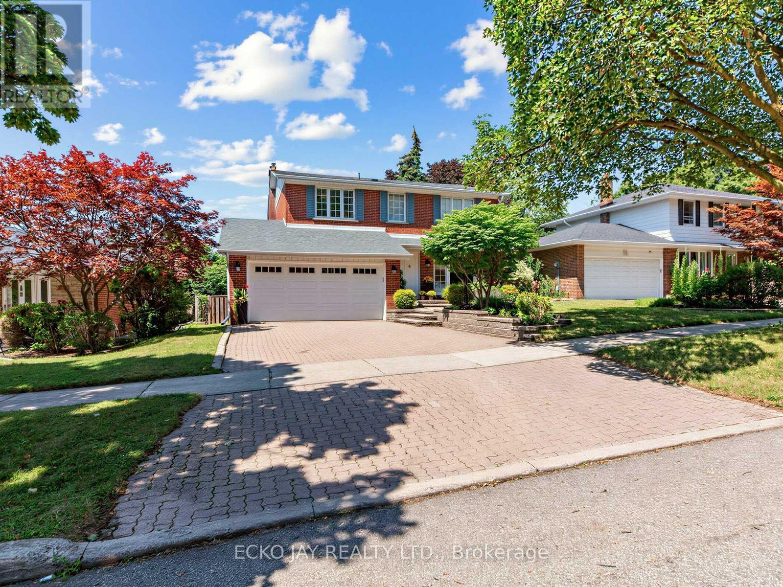 22 MEADOWGLADE CRESCENT