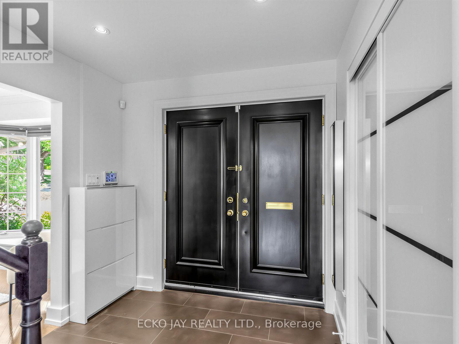 22 MEADOWGLADE CRESCENT