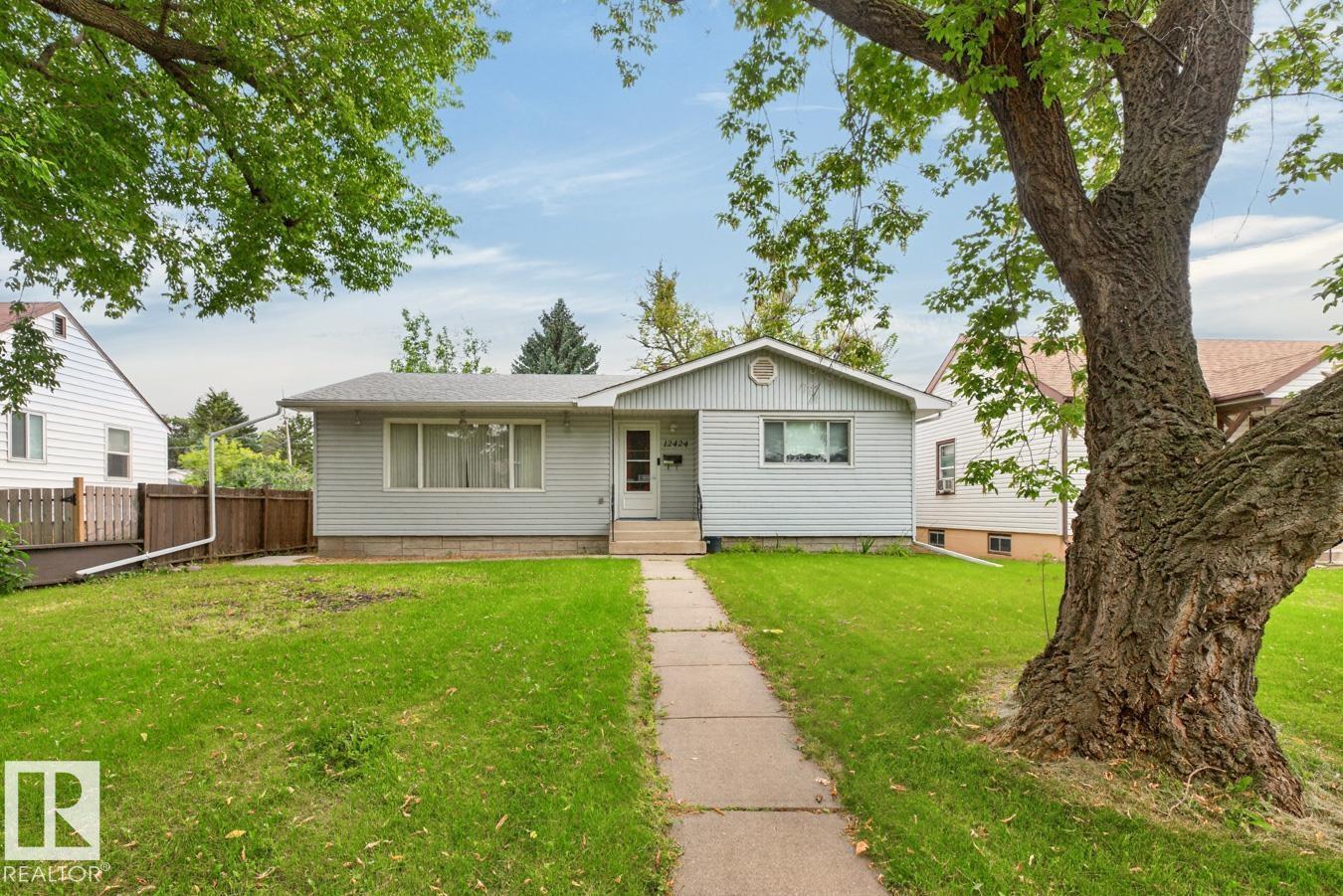 12424 77 ST NW