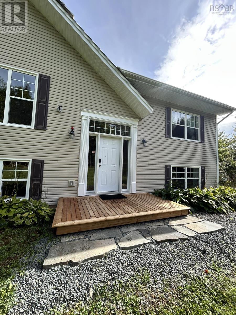 586 WEST PORTERS LAKE Road