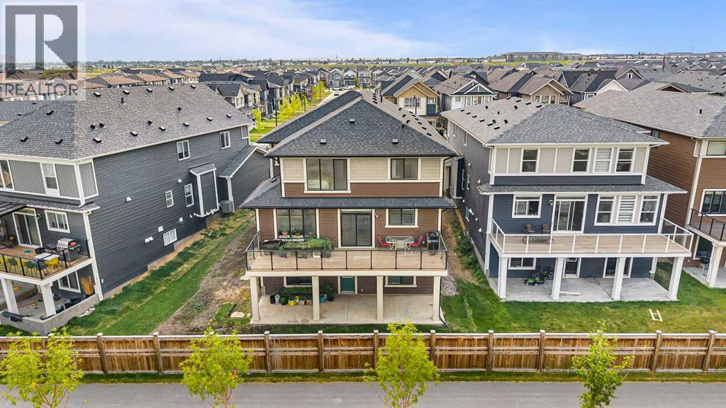 105 Homestead Crescent NE