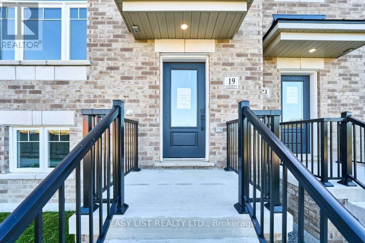19 ADDYMAN CRESCENT