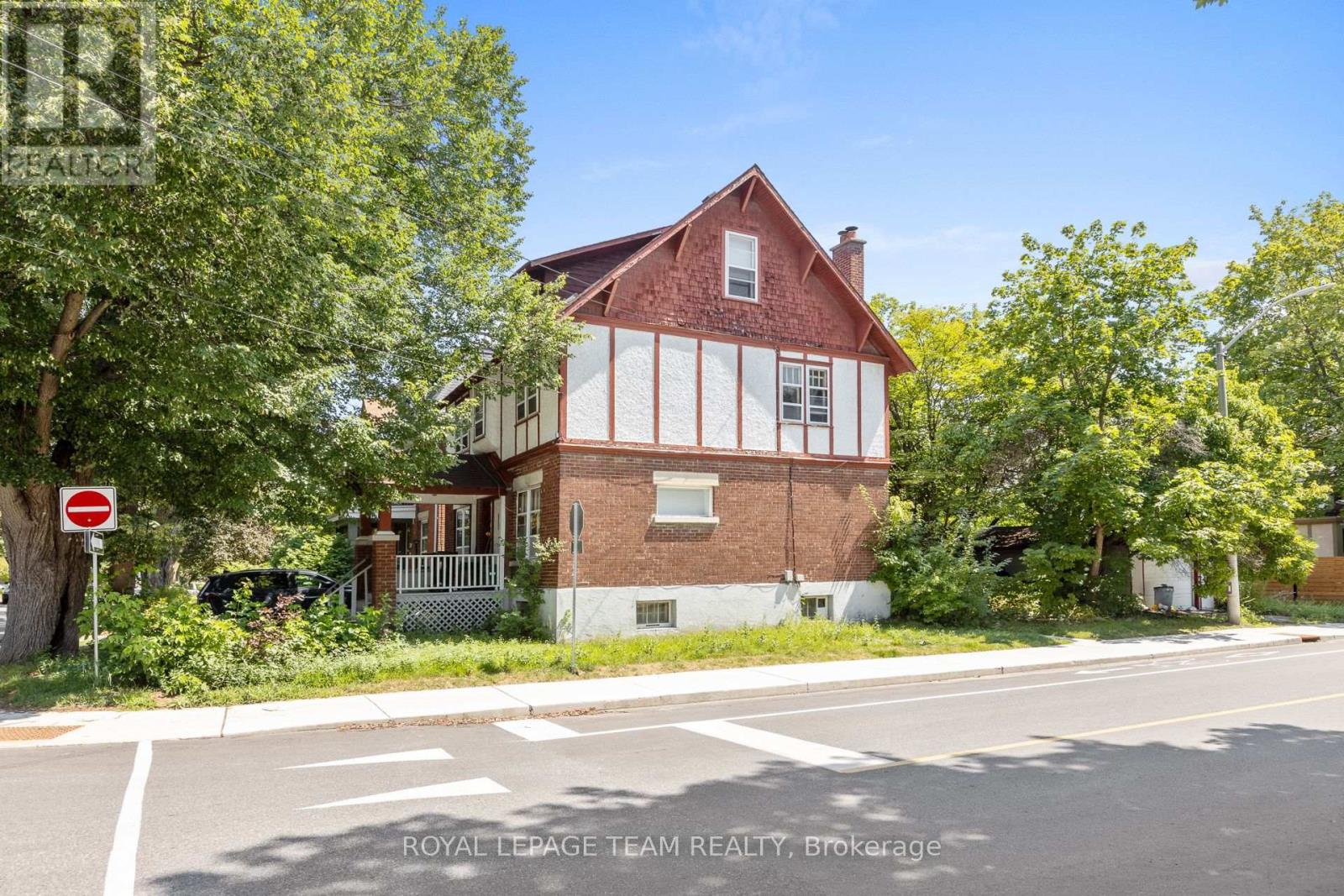101 GROSVENOR AVENUE