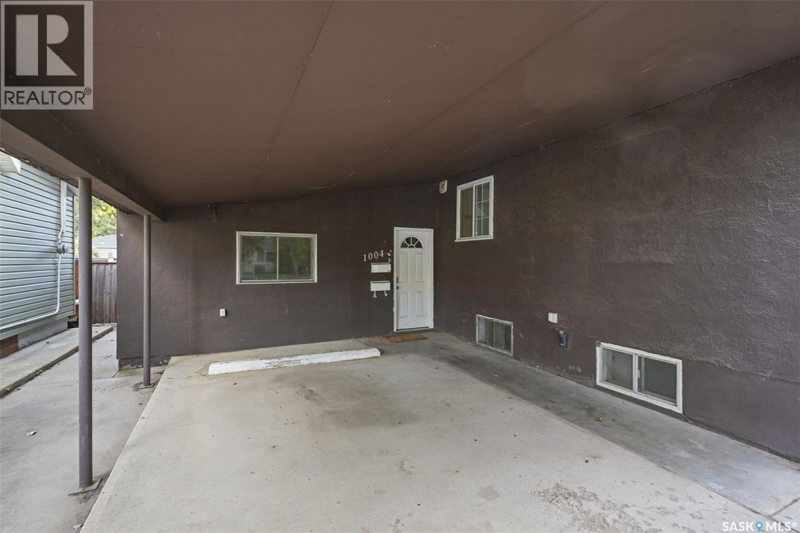 1004 6th STREET E