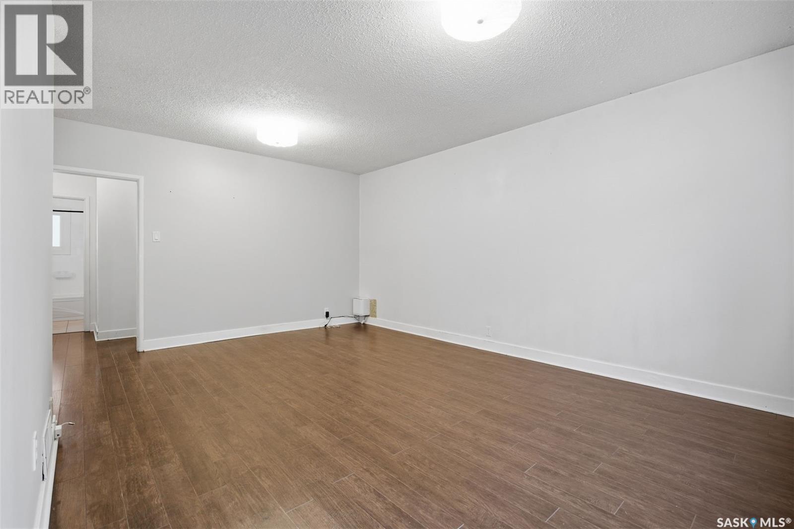 1004 6th STREET E