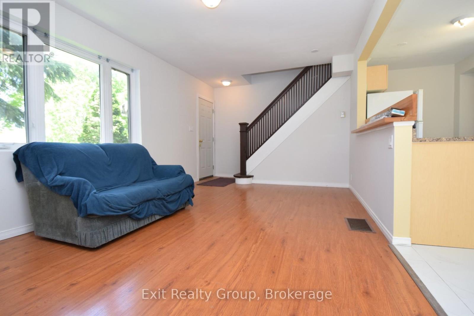 11 FLINDALL STREET - Photo 2