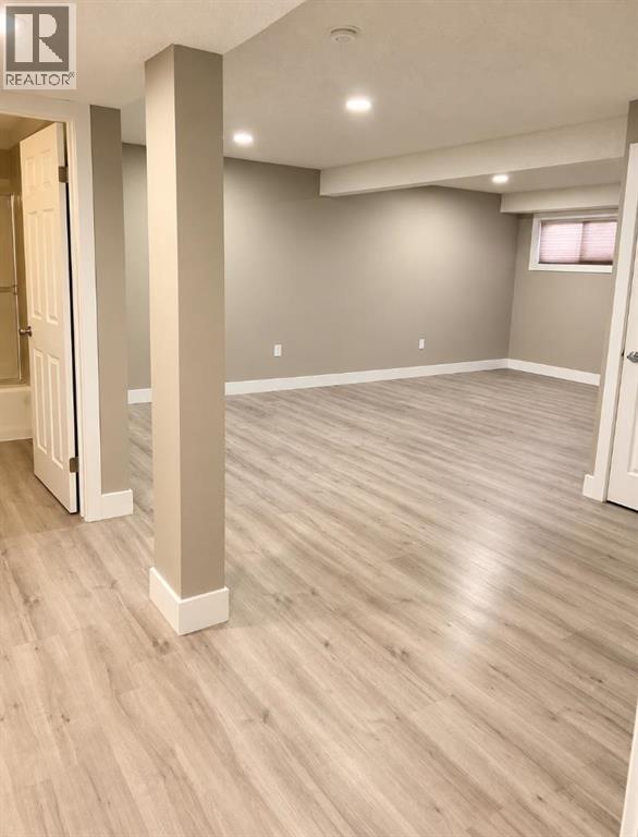 27 Castlebrook Court NE