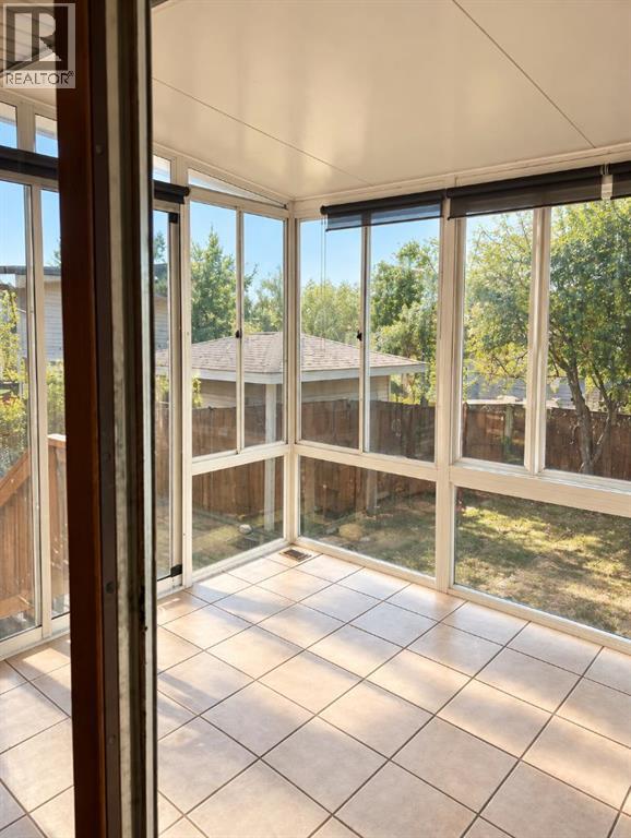 27 Castlebrook Court NE