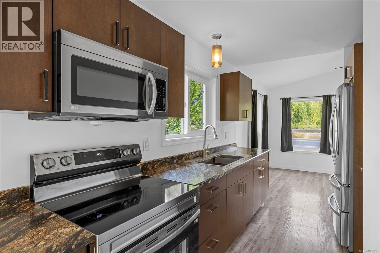 2228 Alberni Hwy