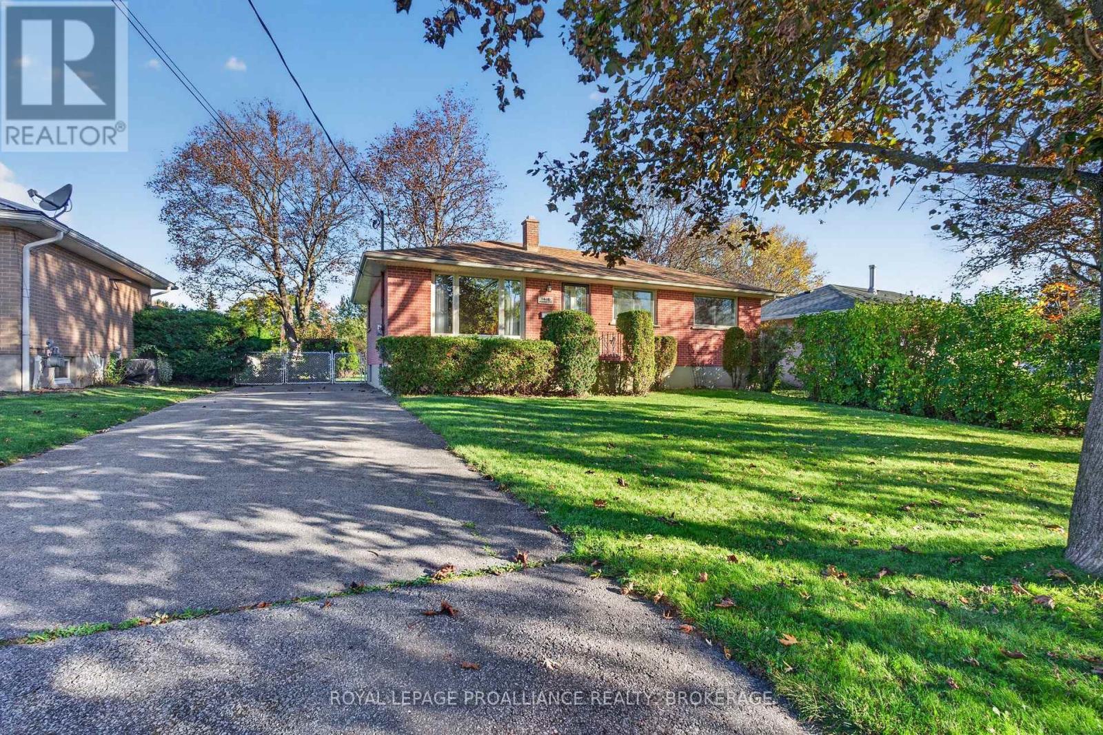 1416 WOODFIELD CRESCENT