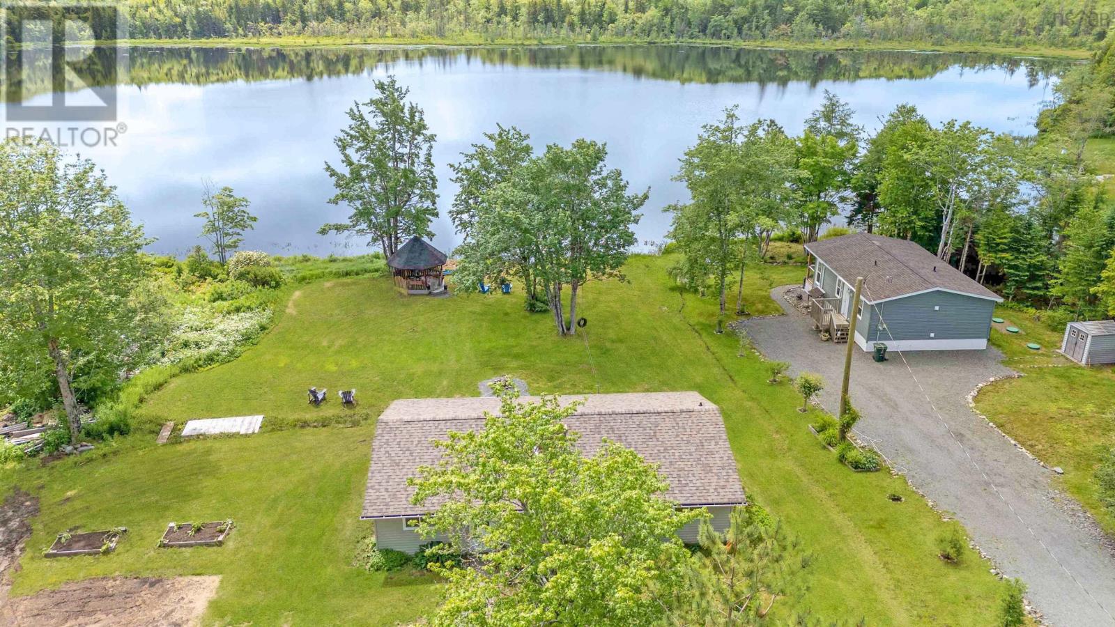 110 Long Lake Road - Photo 4