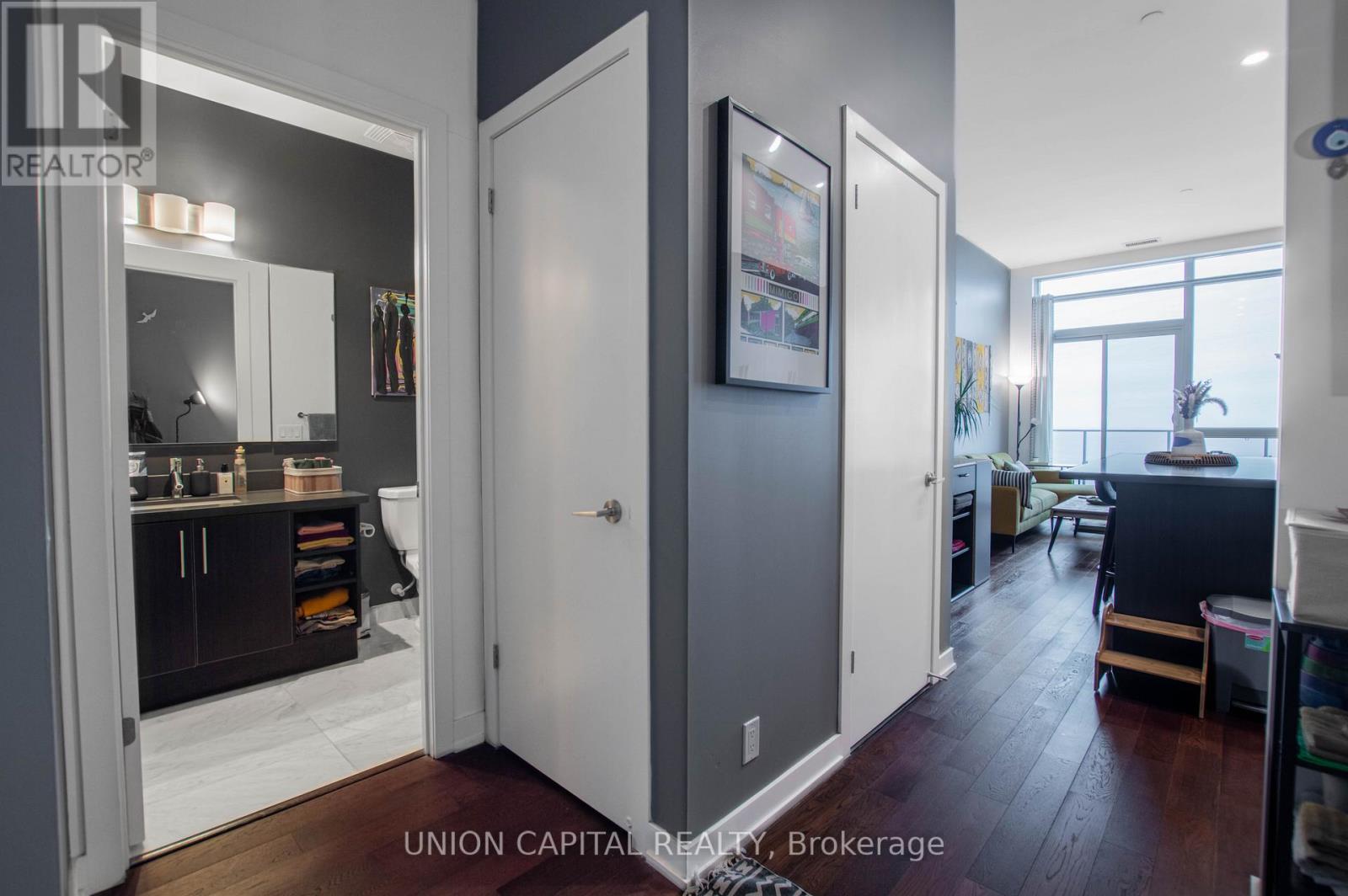 PH02 - 2212 LAKE SHORE BOULEVARD W