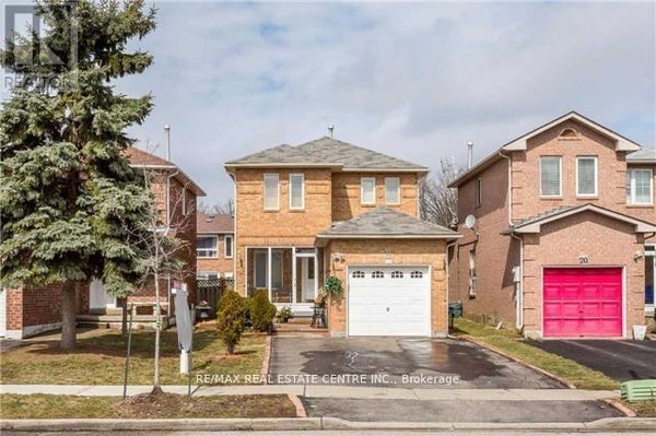22 Matterdale Ave, Brampton (Fletcher'S West), ON 4