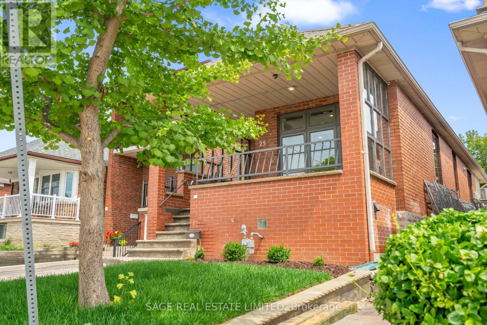 25 CHAMBERLAIN AVENUE