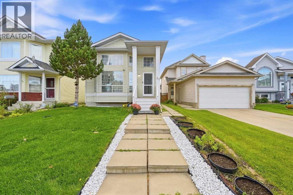 22 Anaheim Bay NE