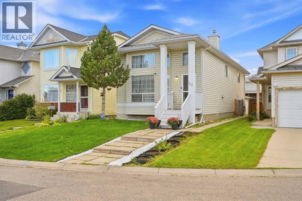22 Anaheim Bay NE