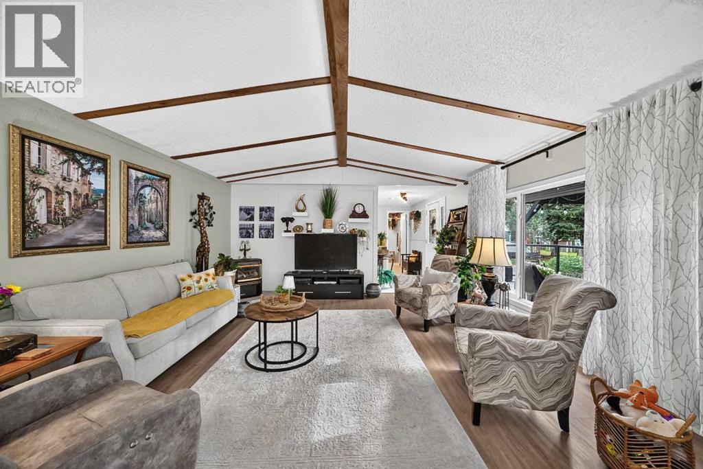 3221 Burroughs Manor NE