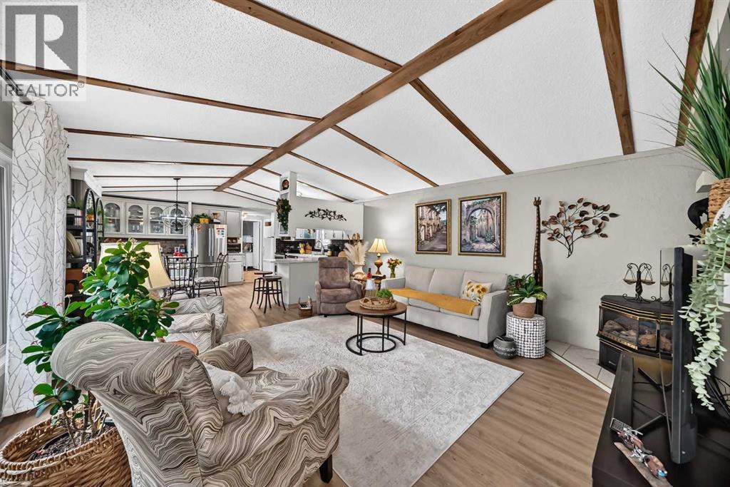 3221 Burroughs Manor NE