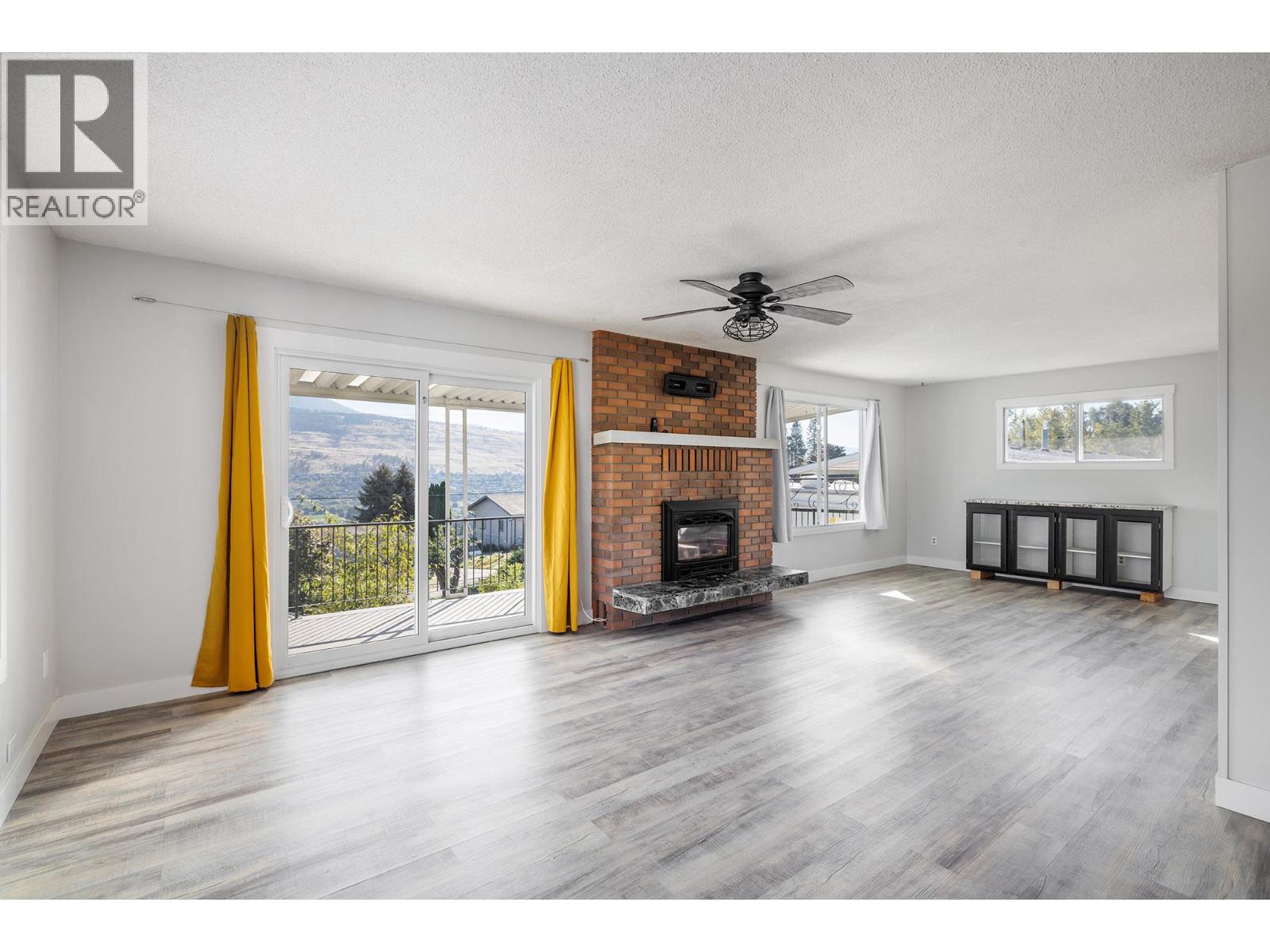 2575 Robinson Road