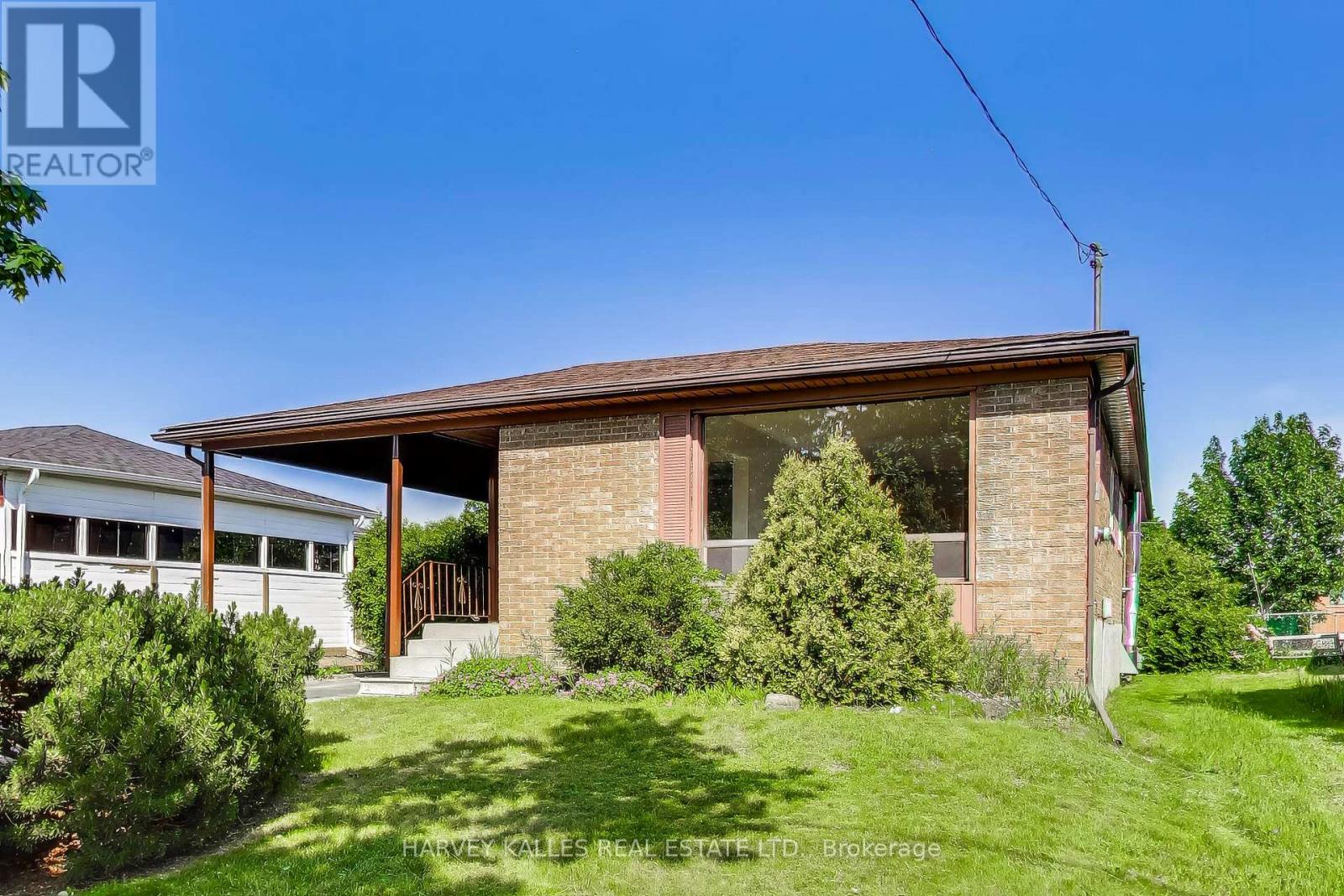 3760 WOODRUFF CRESCENT