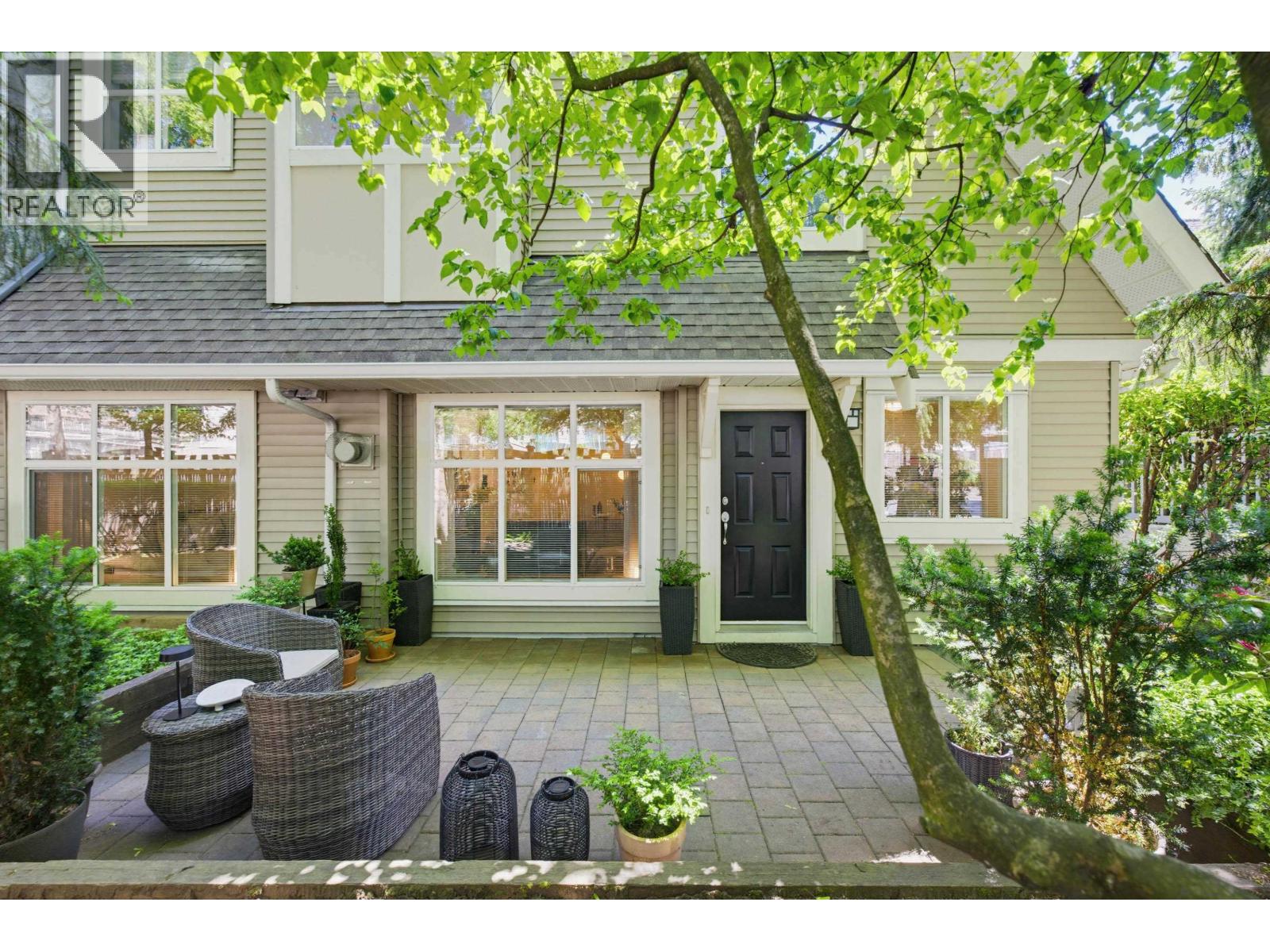 1071 LYNN VALLEY ROAD