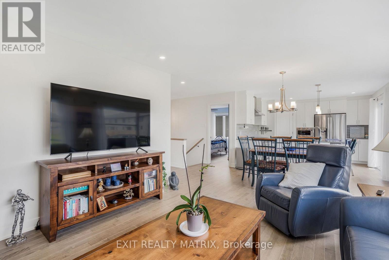 521 BARRAGE STREET