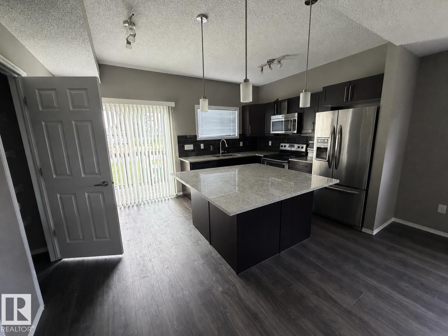 #21 6520 2 AV SW